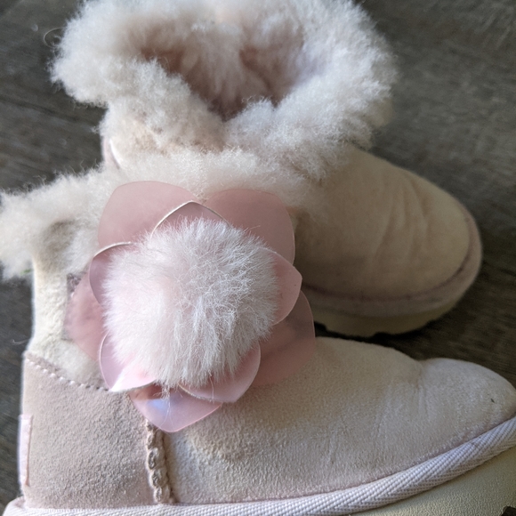 UGG Shoes Ugg Cactus Flower Pink Sheerling Boots Poshmark